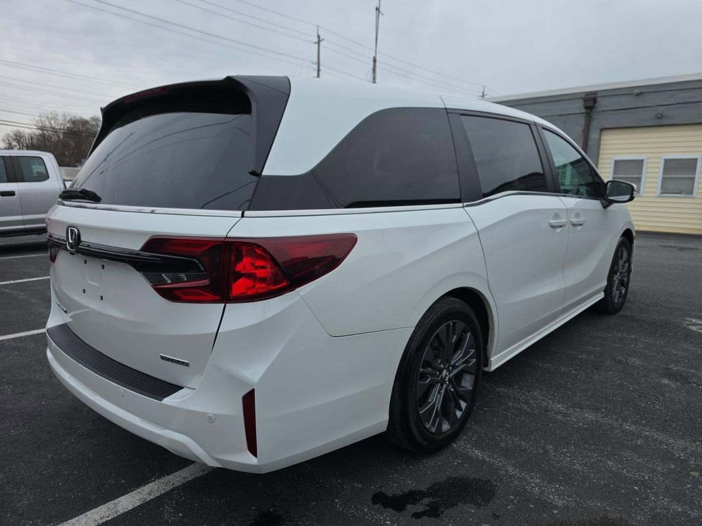 Used 2025 Honda Odyssey Touring image 7