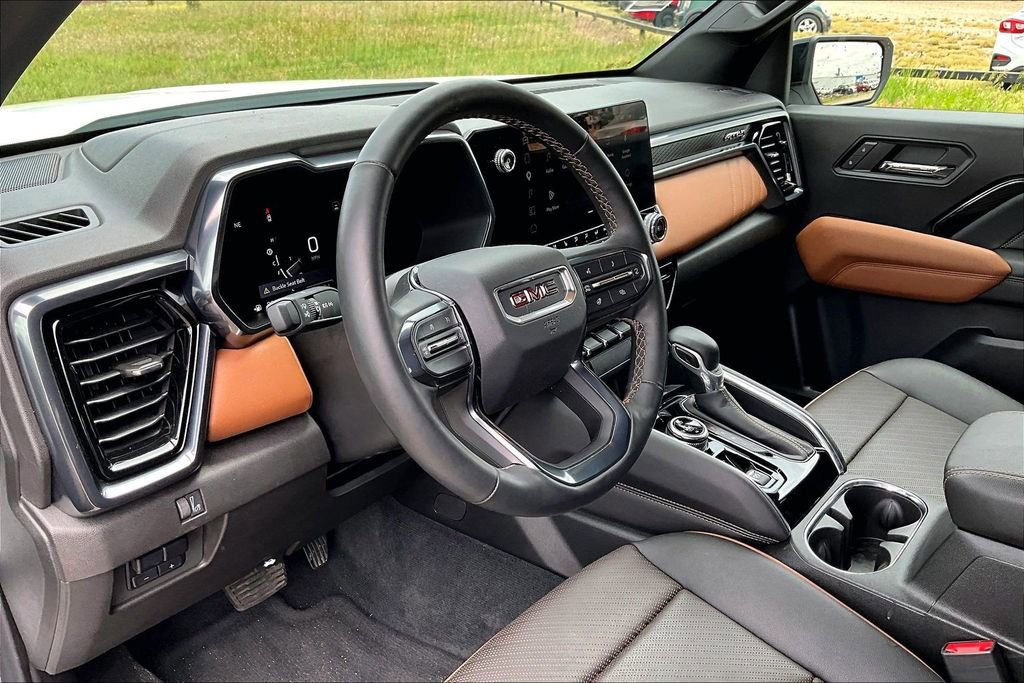 Used 2023 GMC Canyon AT4 w/ AT4 Premium Package AWD/4WD image 12