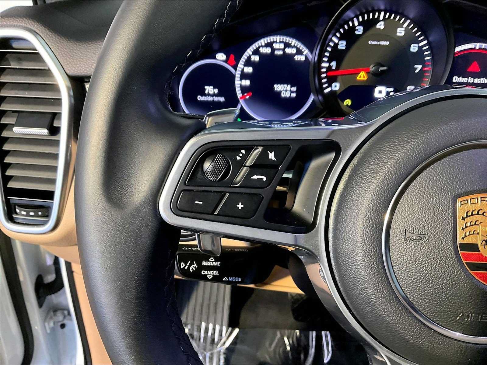 Certified 2023 Porsche Cayenne Coupe AWD/4WD image 27