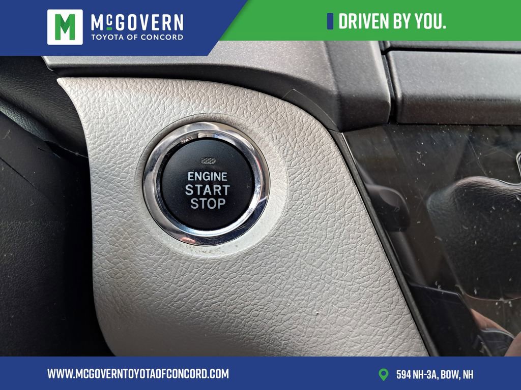 Used 2015 Toyota Sienna XLE w/ XLE Navigation Package FWD image 26