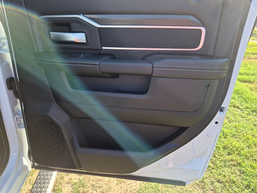 New 2026 RAM 3500 Big Horn AWD/4WD image 27