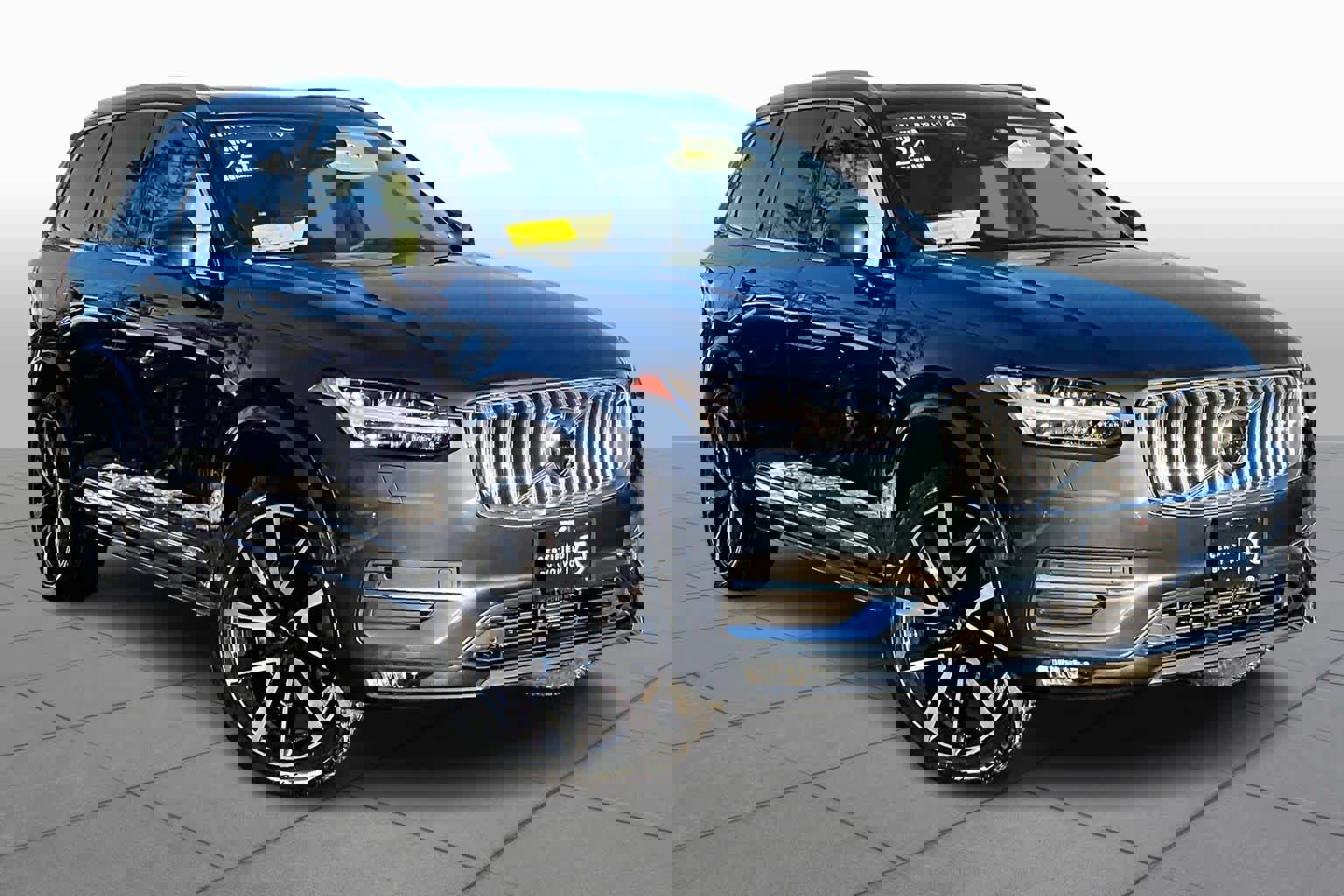 Certified 2024 Volvo XC90 B6 Ultimate w/ Protection Package Premier image 3