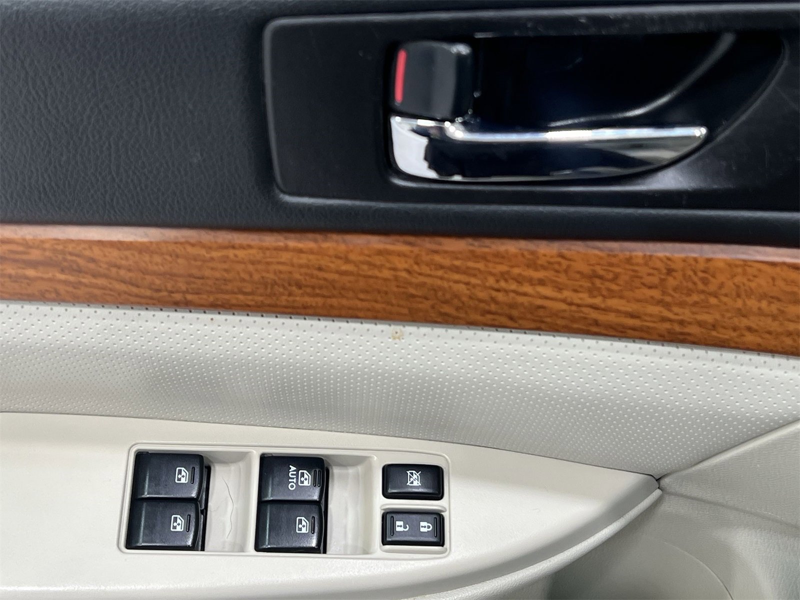 Used 2014 Subaru Outback 2.5i Limited image 13