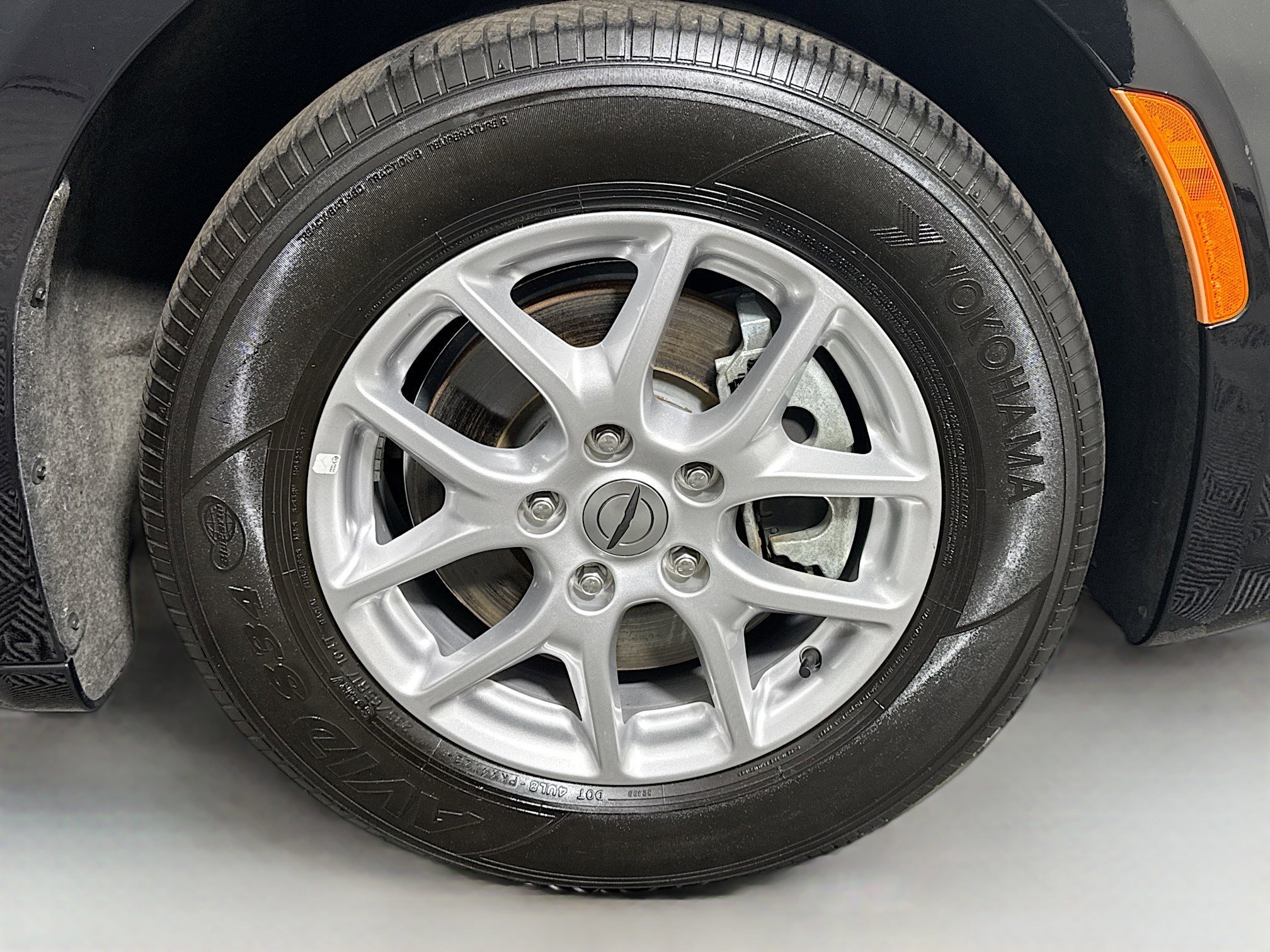 Used 2024 Chrysler Pacifica Touring-L FWD image 32