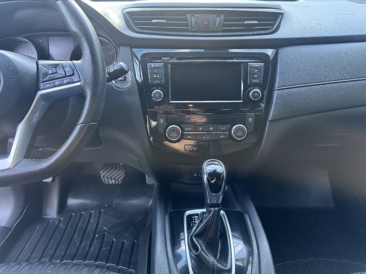 Used 2019 Nissan Rogue SV AWD/4WD image 9