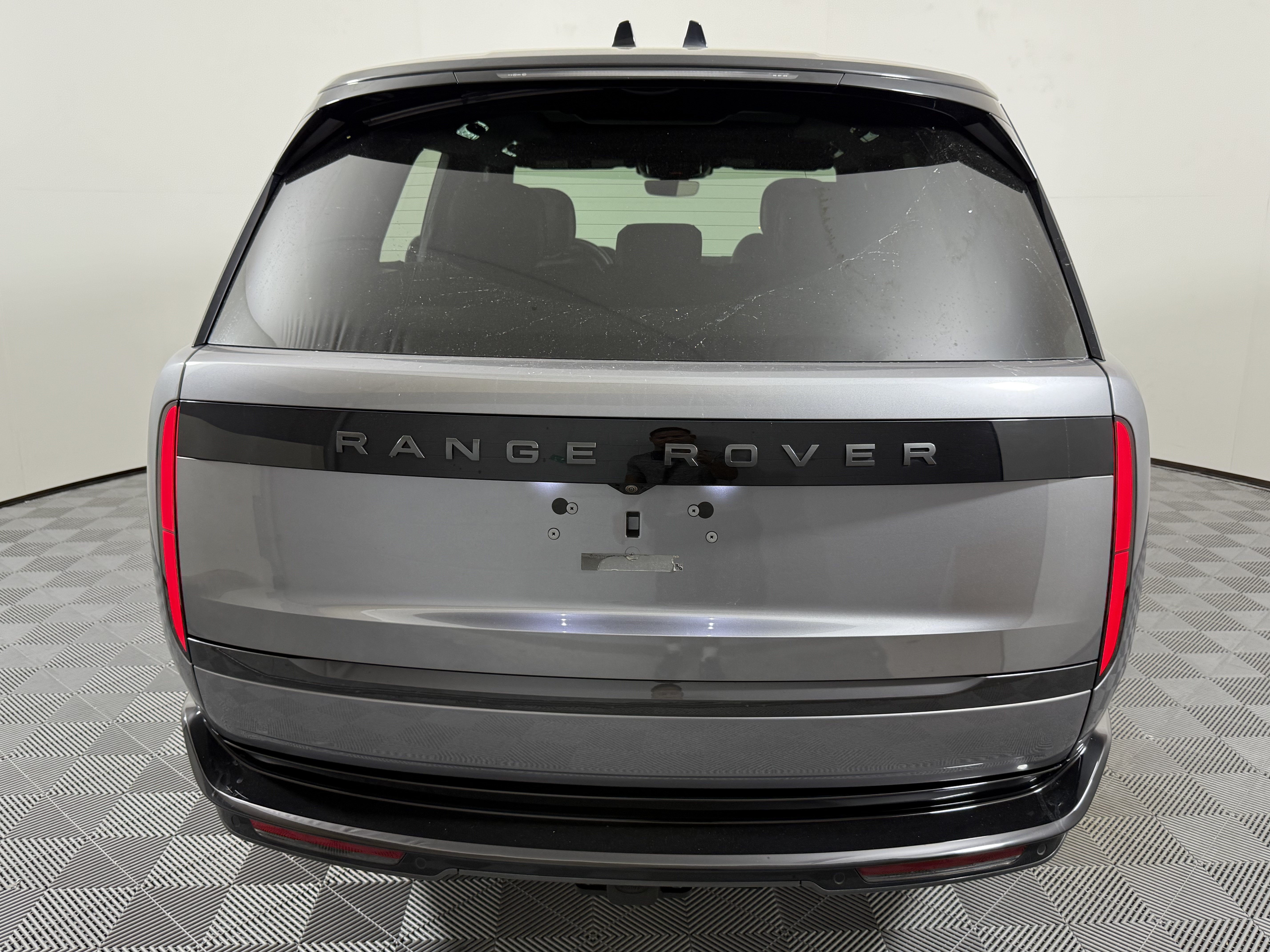 Certified 2025 Land Rover Range Rover SE AWD/4WD image 6