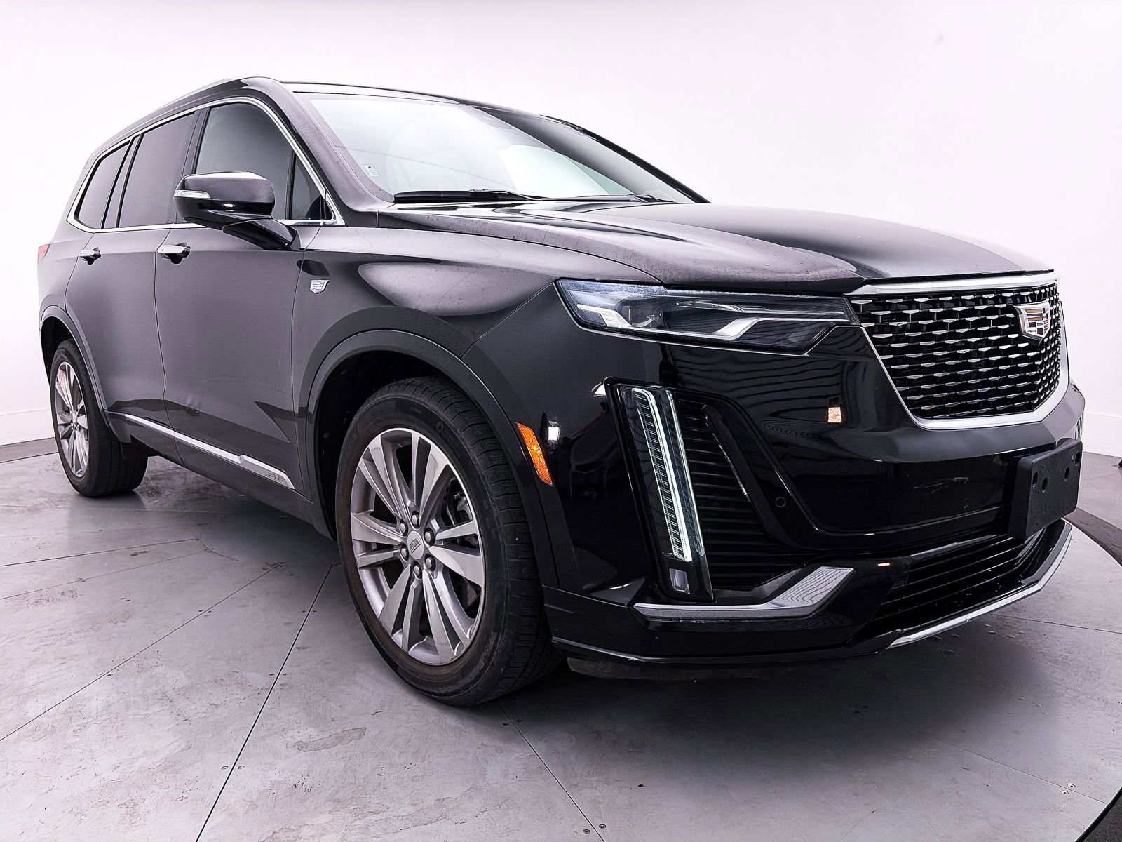 Used 2023 Cadillac XT6 Premium Luxury image 13