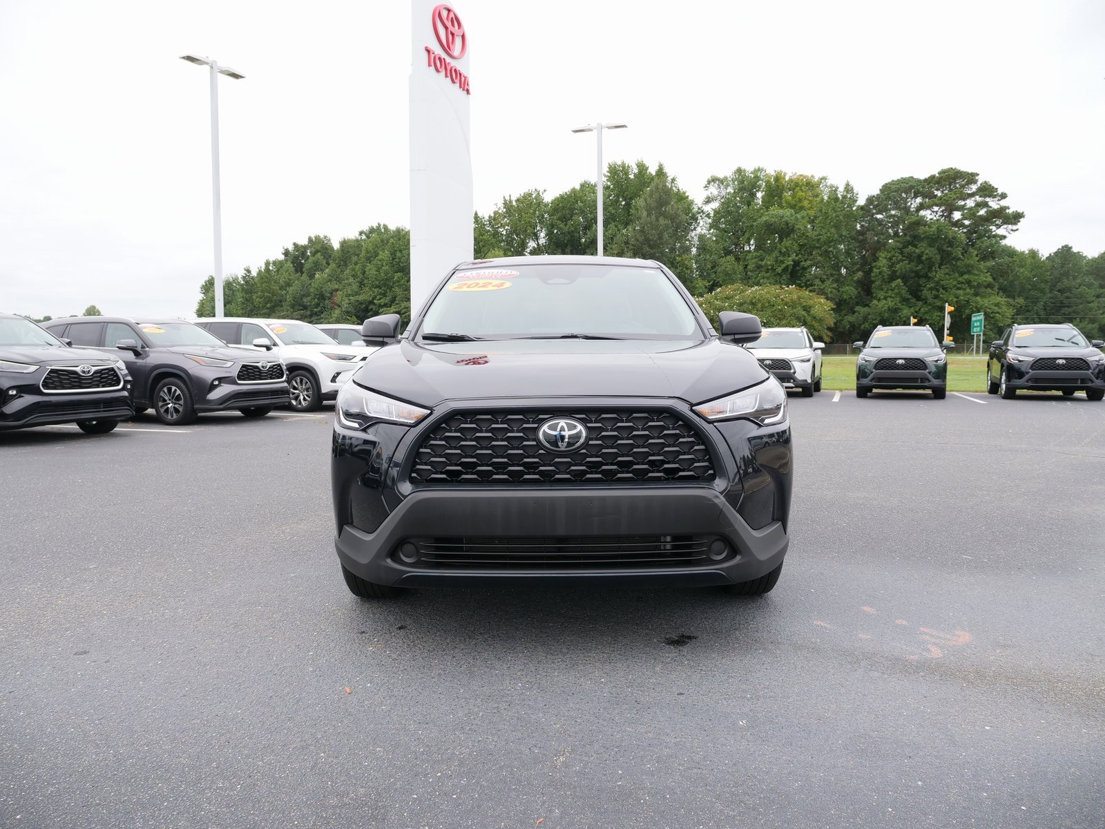 Used 2024 Toyota Corolla Cross L image 9