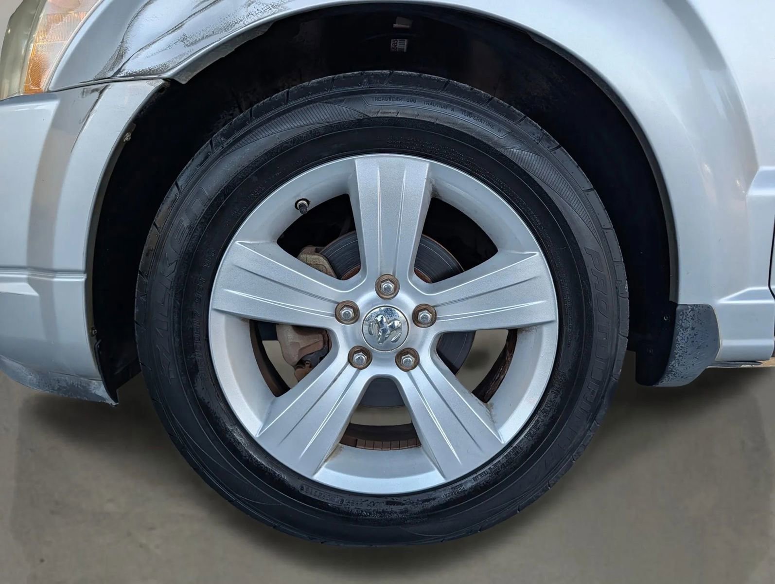Used 2010 Dodge Caliber SXT FWD image 21
