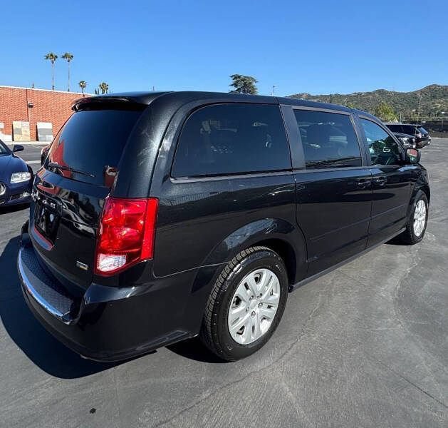 Used 2016 Dodge Grand Caravan SE w/ Quick Order Package 29E SE FWD image 10