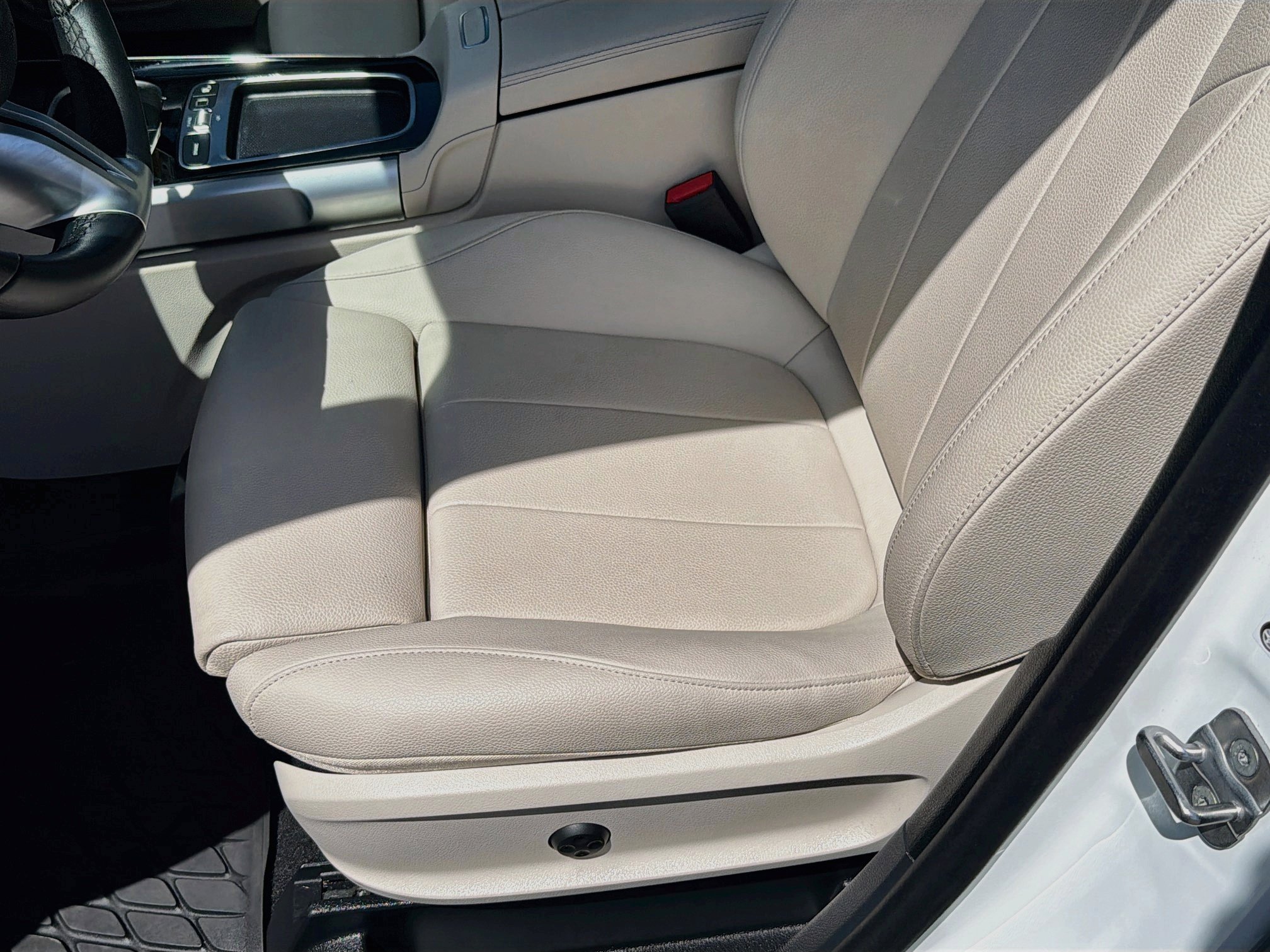 Used 2025 Mercedes-Benz GLB 250 image 18
