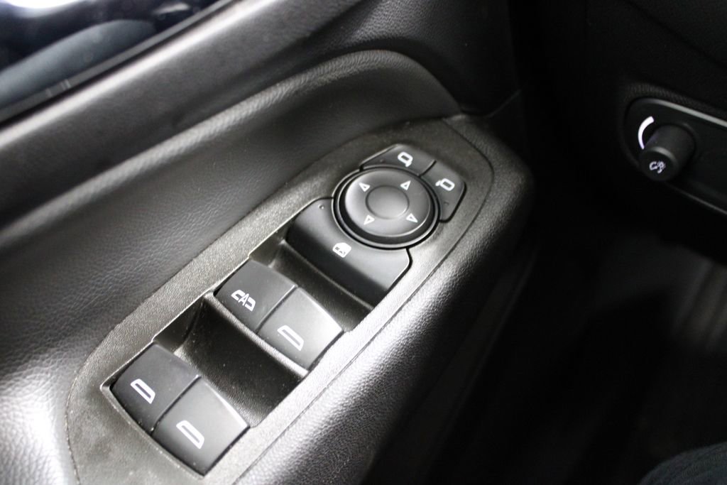 Used 2023 Chevrolet Equinox LT image 49