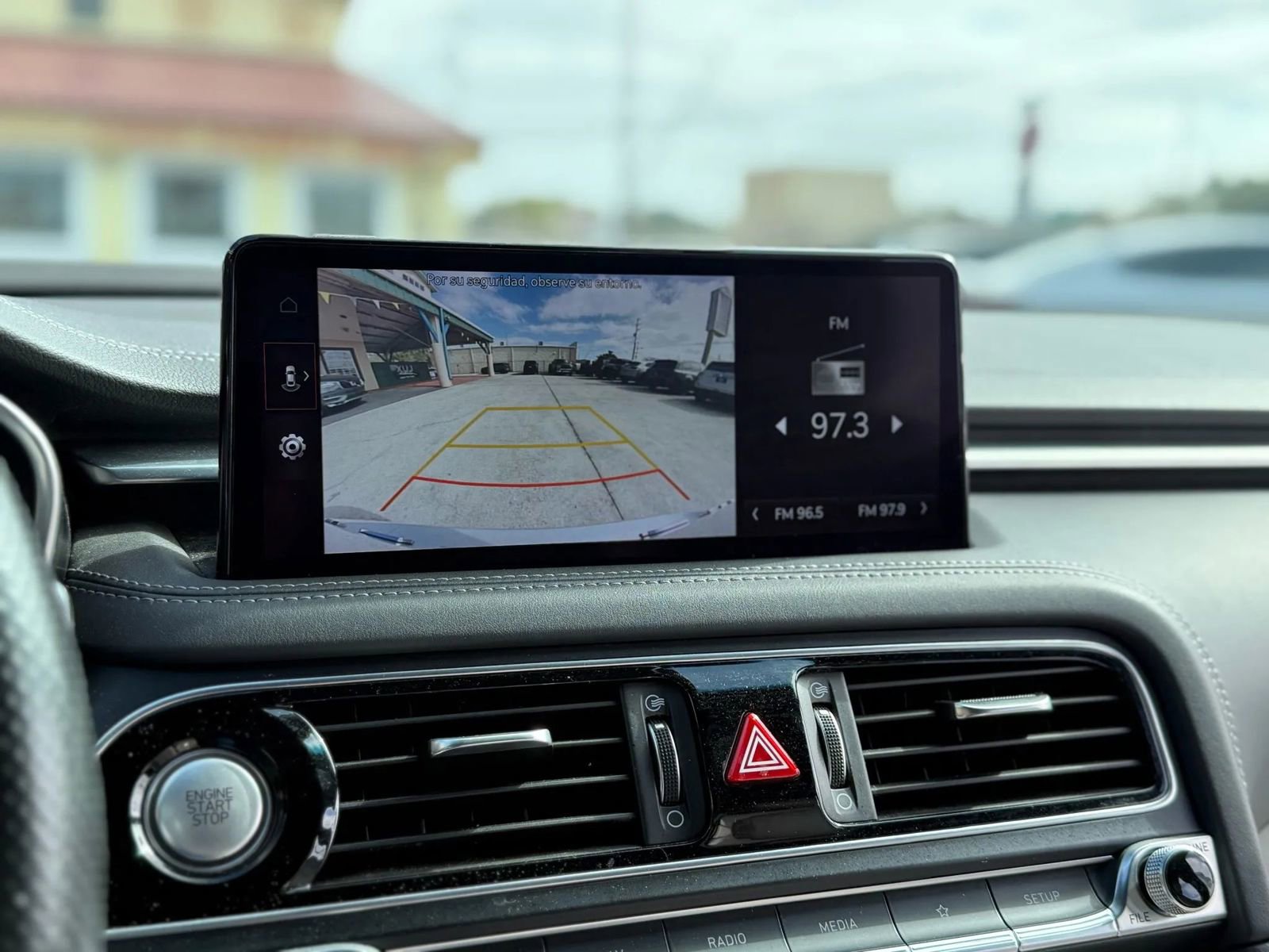 Used 2022 Genesis G70 2.0T image 29