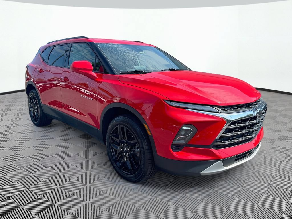 Used 2023 Chevrolet Blazer LT w/ Convenience Package FWD image 3
