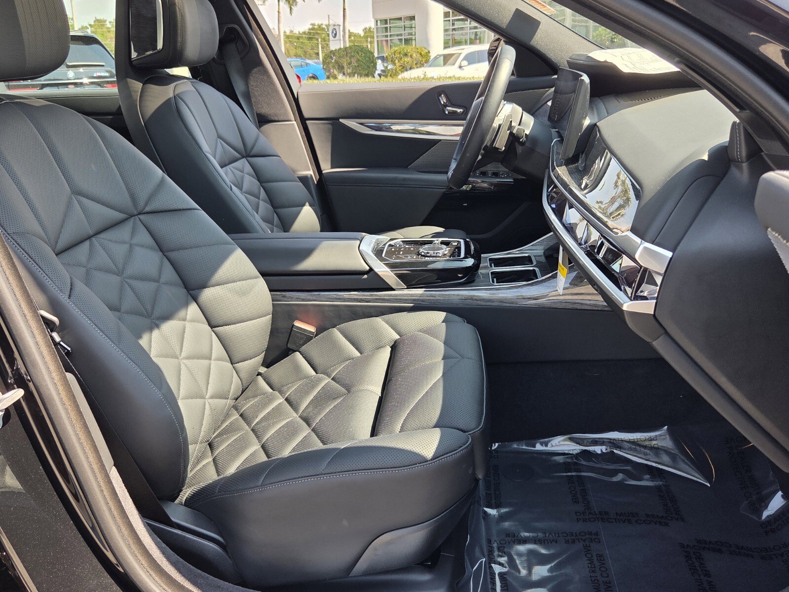 Used 2025 BMW 740i xDrive AWD/4WD image 17