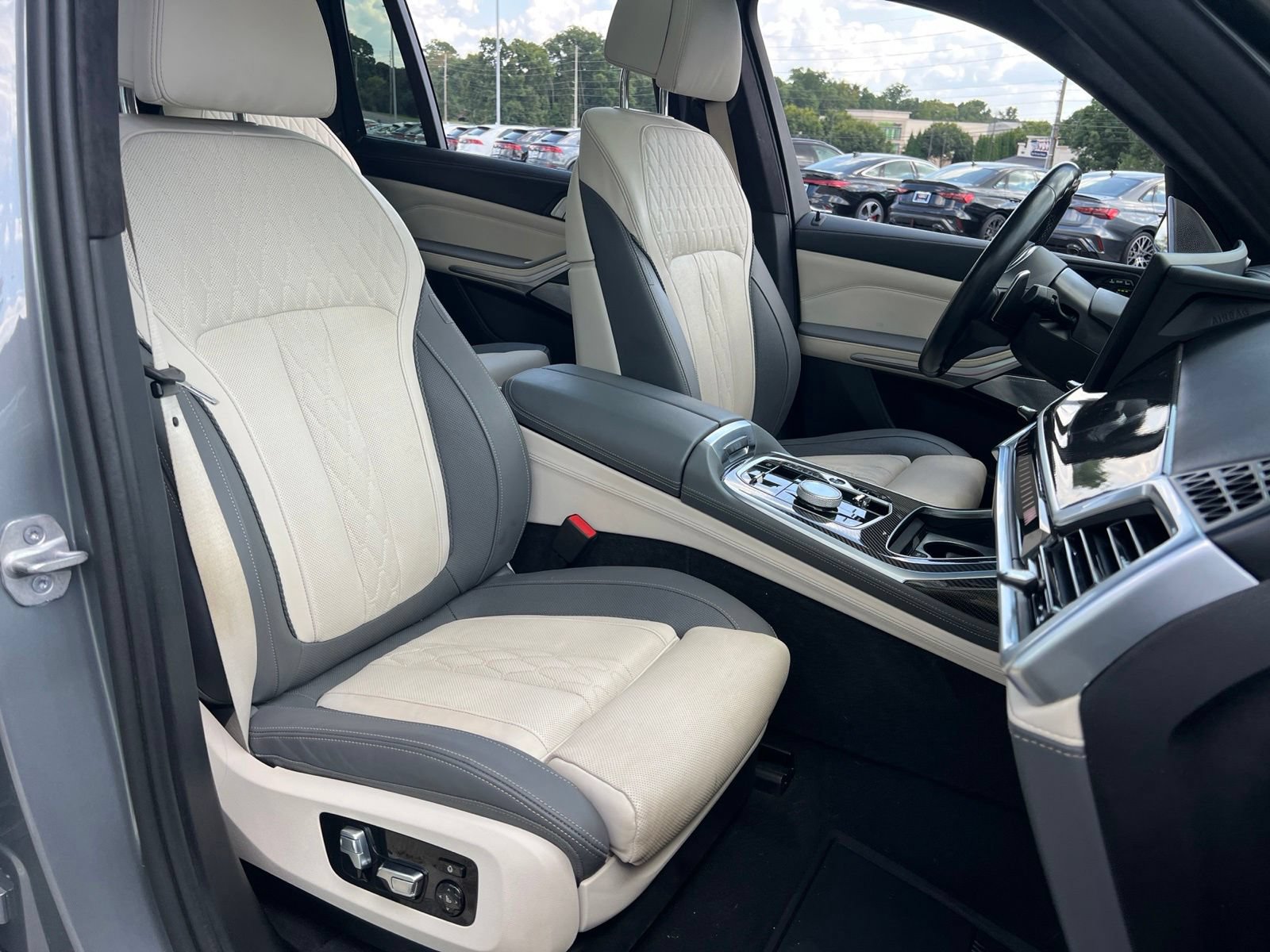 Used 2024 BMW X7 M60i w/ Executive Package AWD/4WD image 46