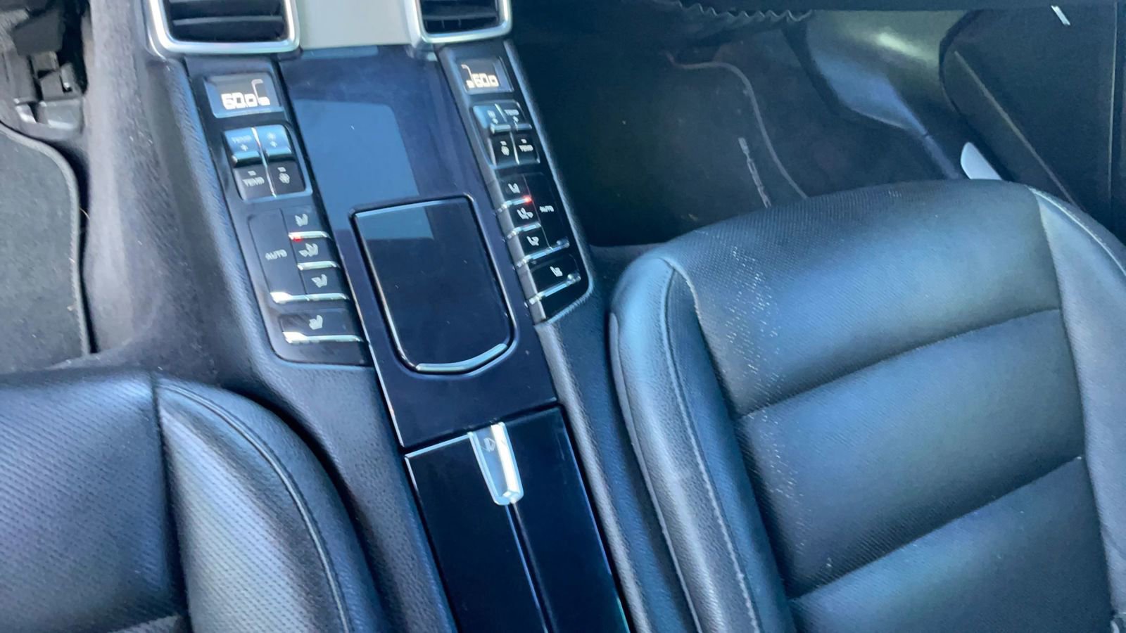 Used 2015 Porsche Panamera S RWD image 37