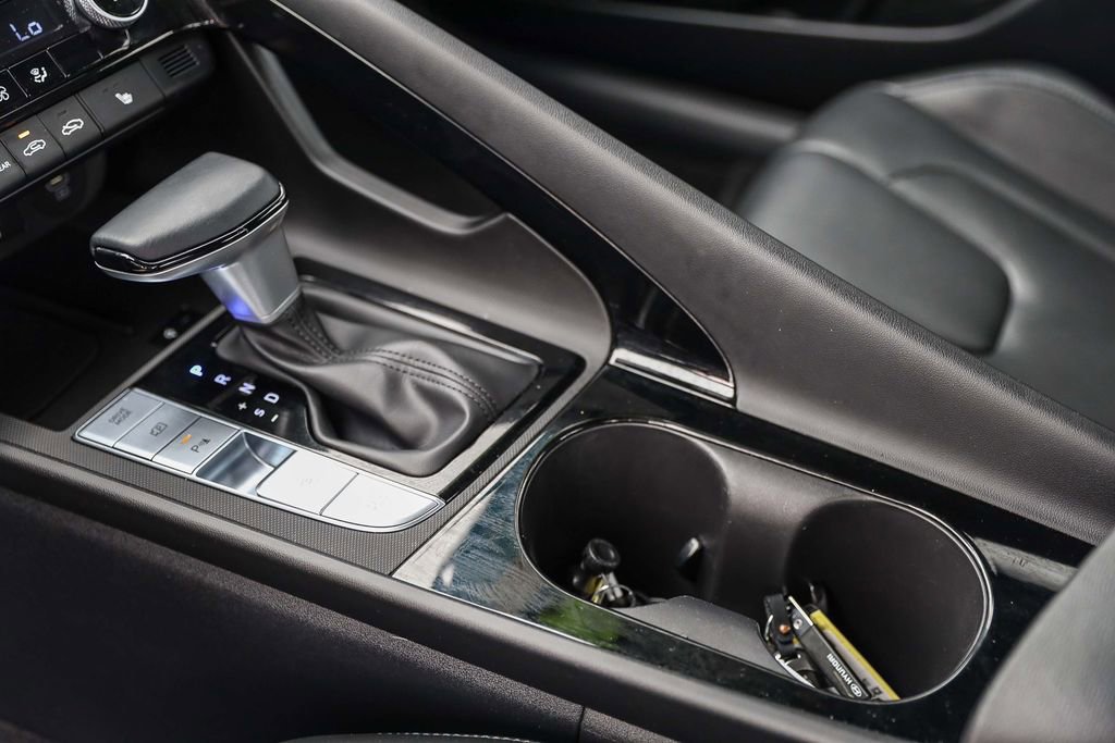 Certified 2024 Hyundai Elantra Limited FWD image 19