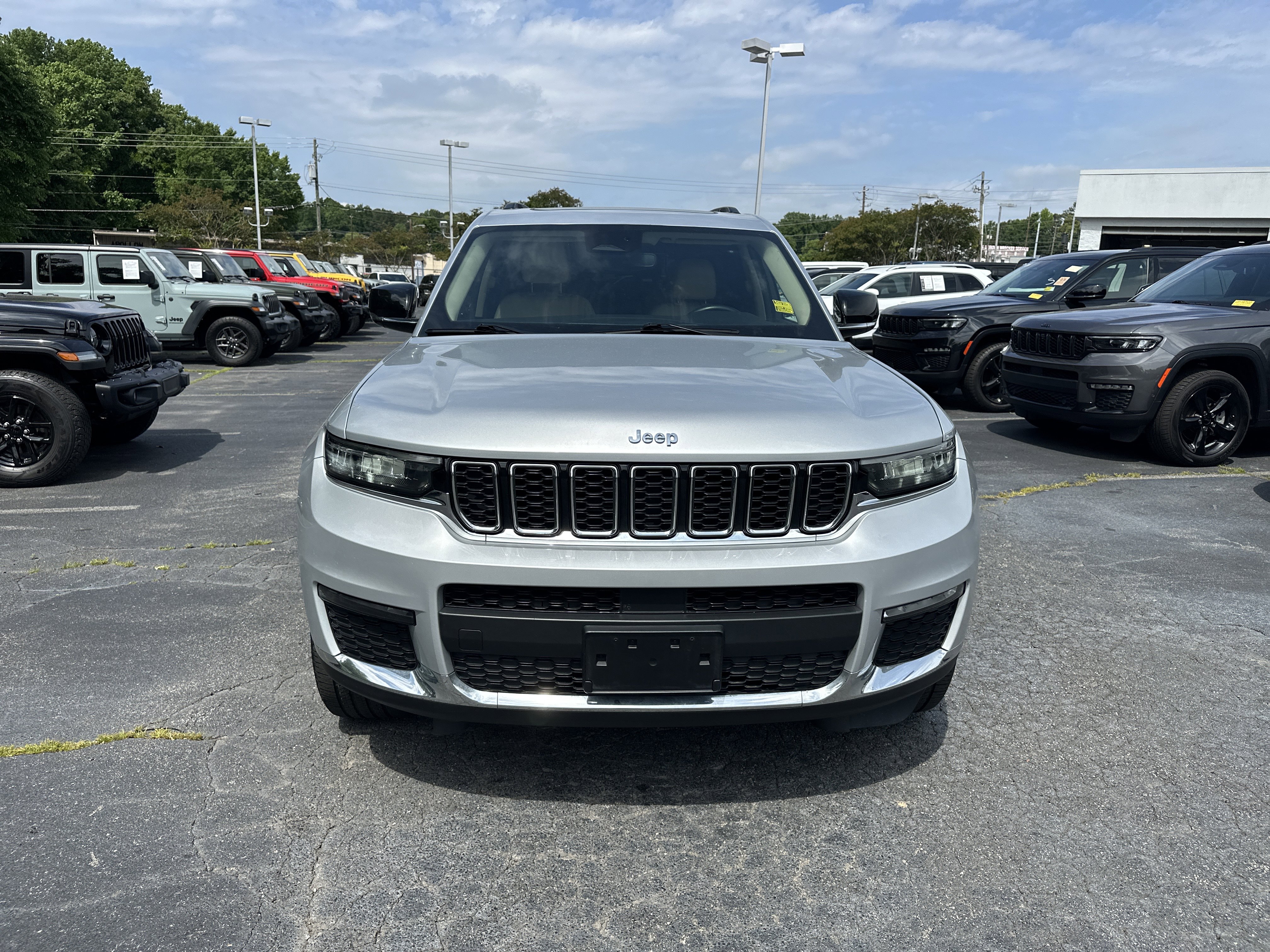 Used 2022 Jeep Grand Cherokee L Limited RWD image 4