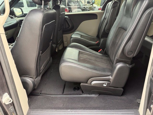 Used 2020 Dodge Grand Caravan SXT FWD image 12