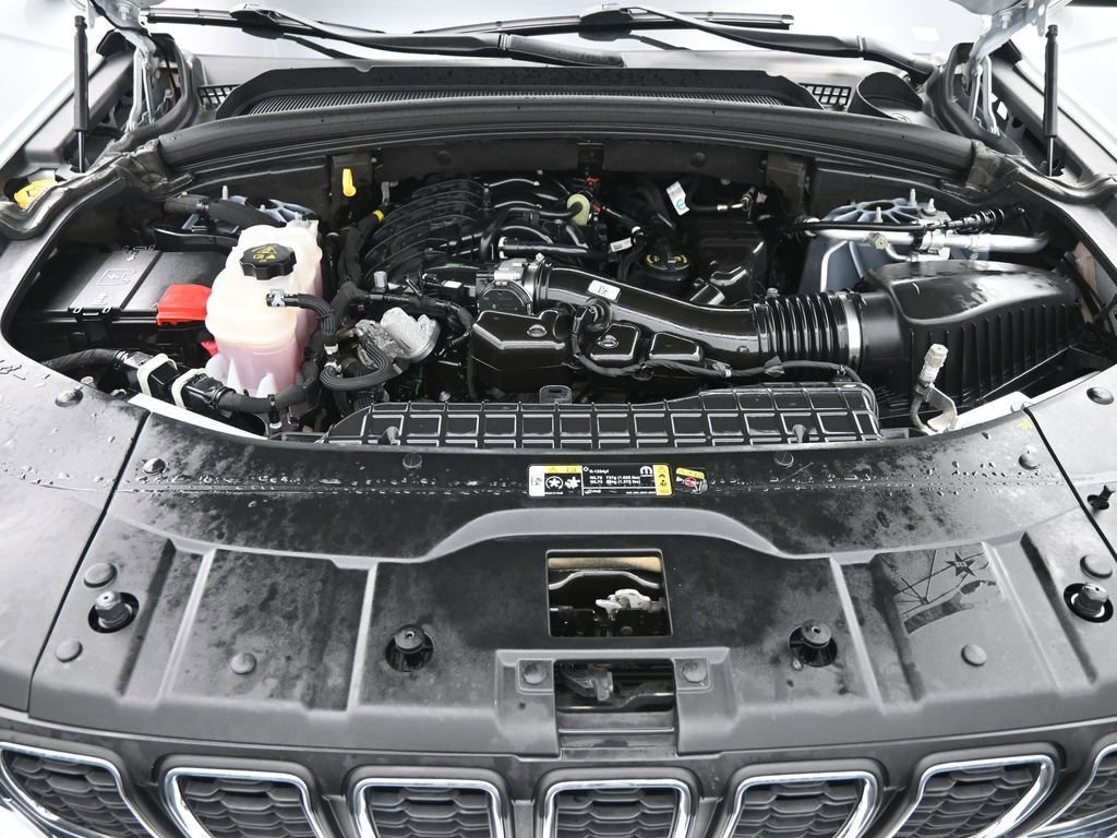 Used 2024 Jeep Grand Cherokee Laredo w/ Luxury Tech Group I image 22