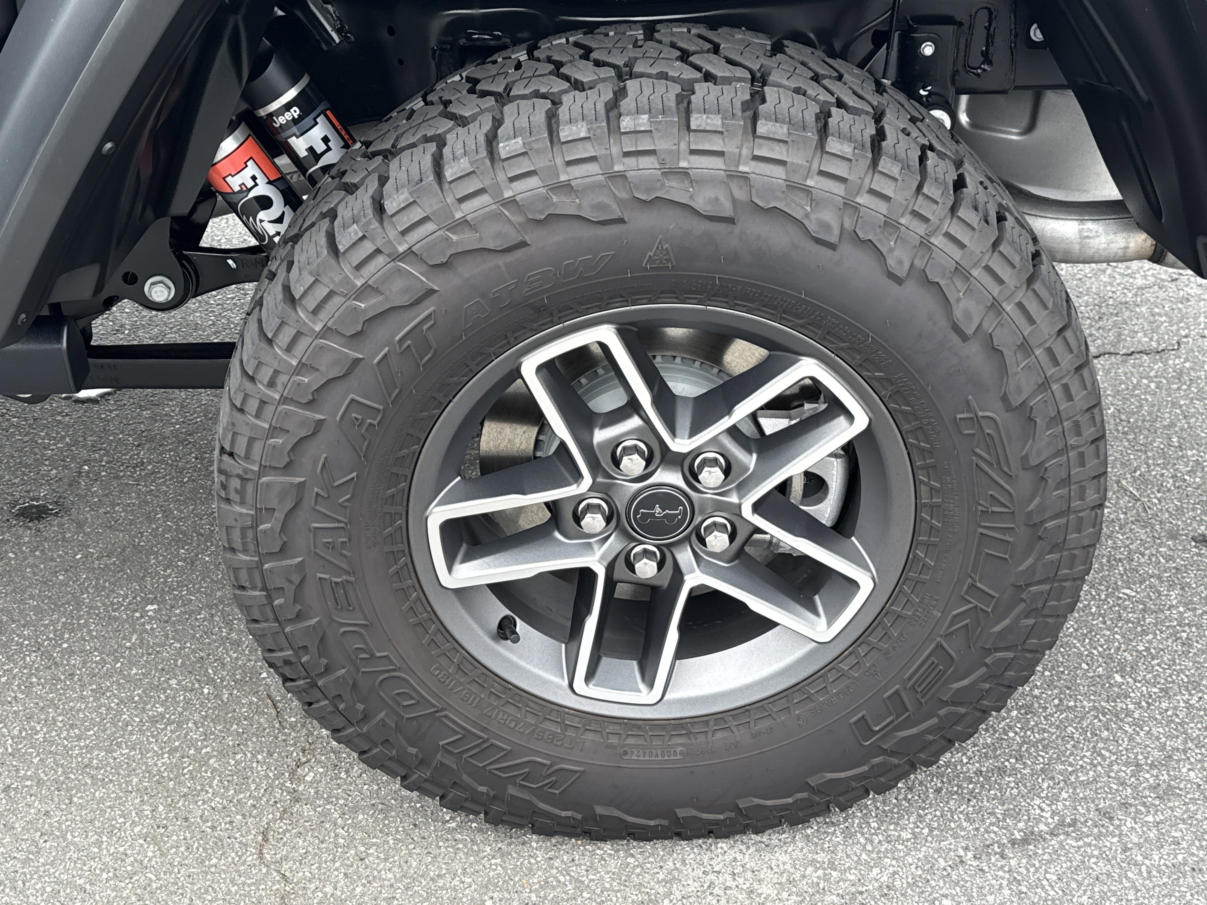 Used 2025 Jeep Gladiator Mojave w/ Convenience Group image 23