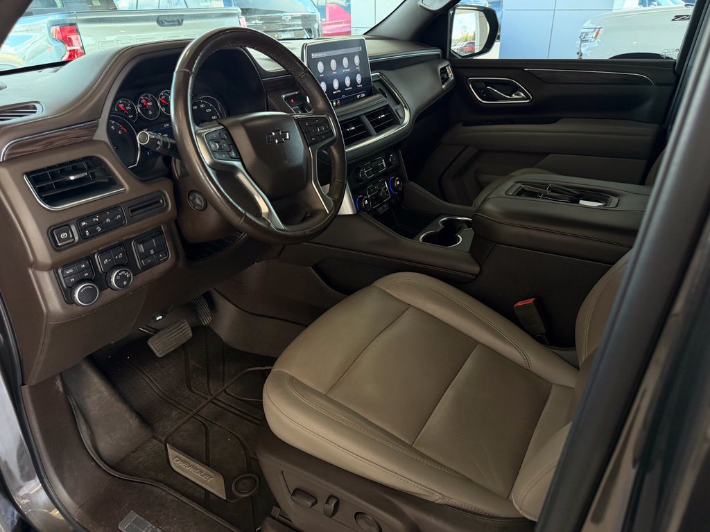 Used 2021 Chevrolet Tahoe Z71 w/ Luxury Package AWD/4WD image 12