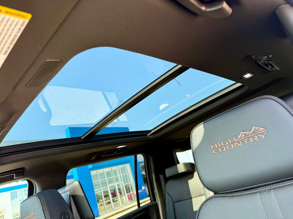 New 2025 Chevrolet Suburban High Country image 22