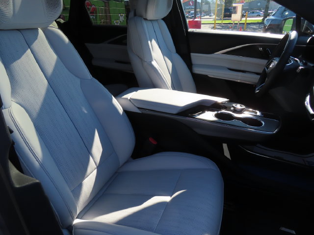 Used 2025 Cadillac Lyriq Luxury RWD image 41