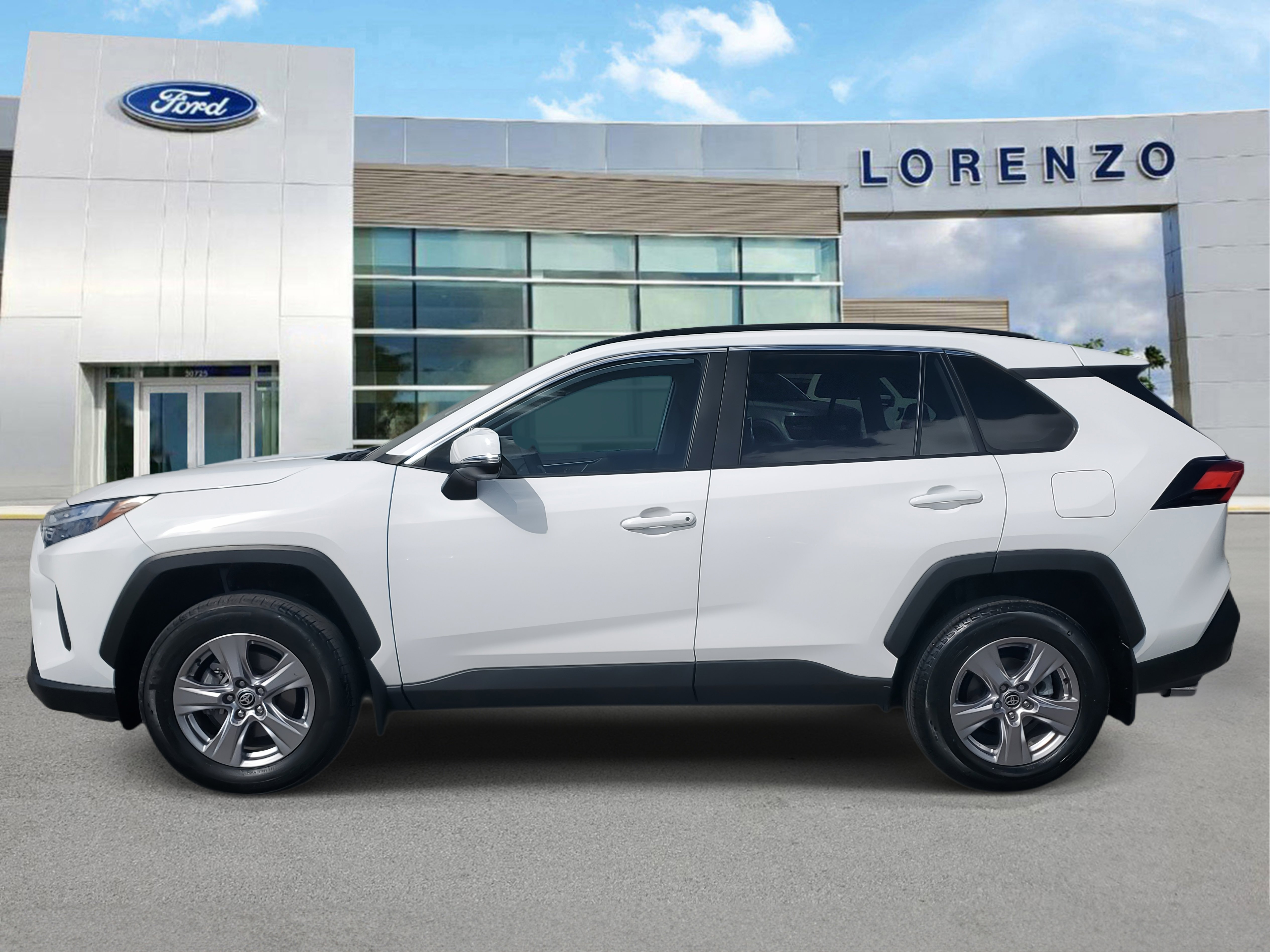 Used 2024 Toyota RAV4 XLE image 8