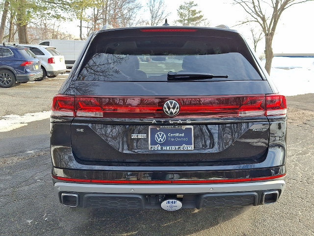 Certified 2025 Volkswagen Atlas Peak Edition SE AWD/4WD image 9