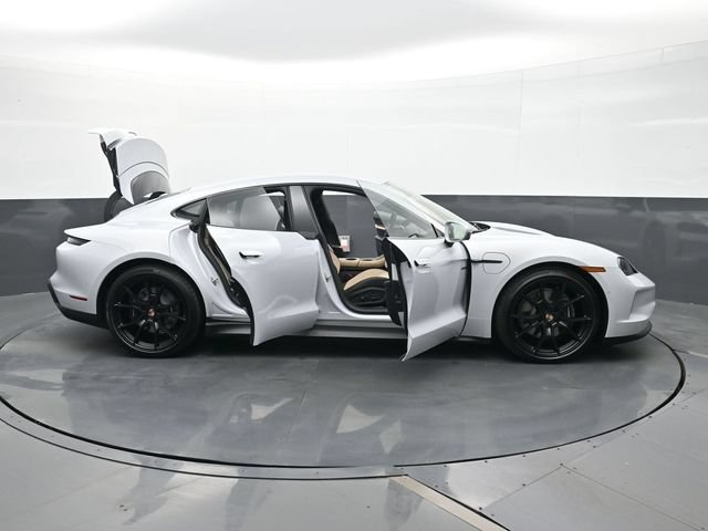 New 2026 Porsche Taycan RWD image 35