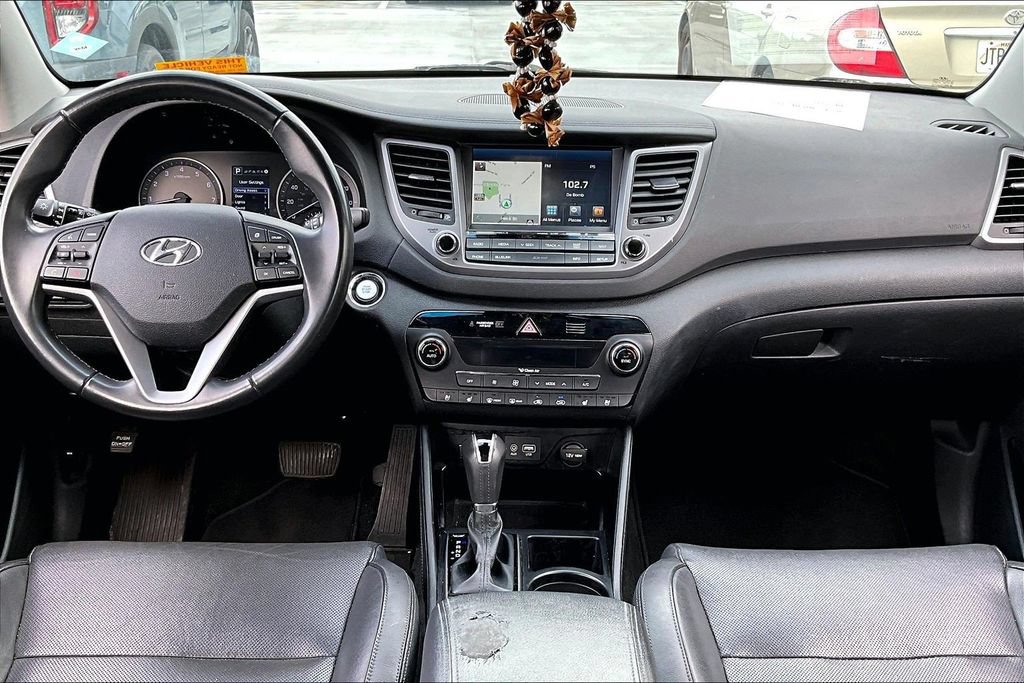 Used 2016 Hyundai Tucson Limited w/ Option Group 03 FWD image 15
