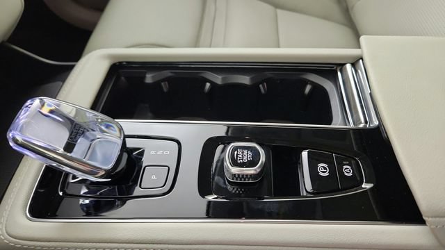 Used 2026 Volvo XC90 T8 Ultra w/ Protection Package Premier AWD/4WD image 17