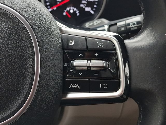 Certified 2023 Kia Carnival LX FWD image 20