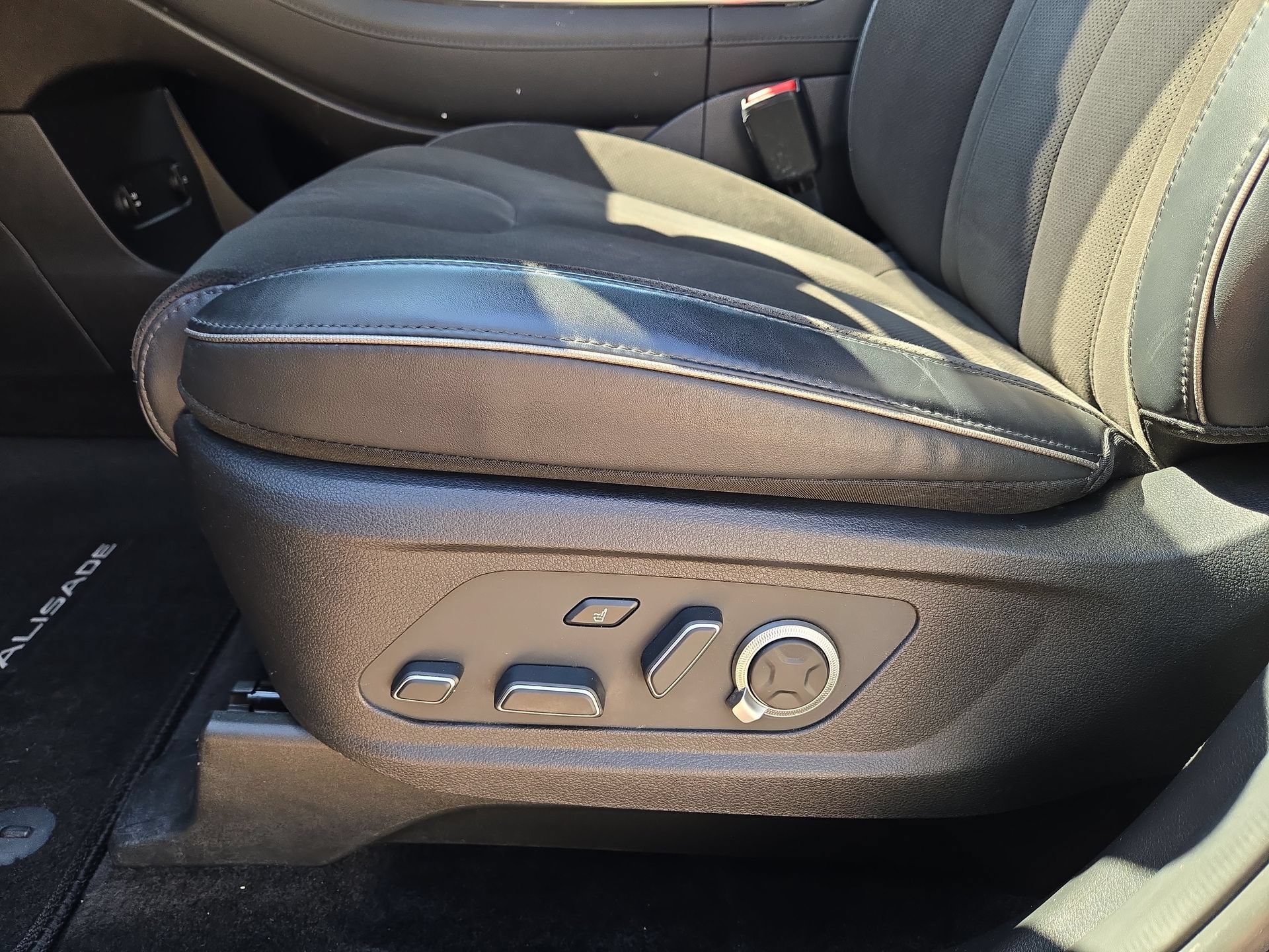 Used 2025 Hyundai Palisade Calligraphy AWD/4WD image 17