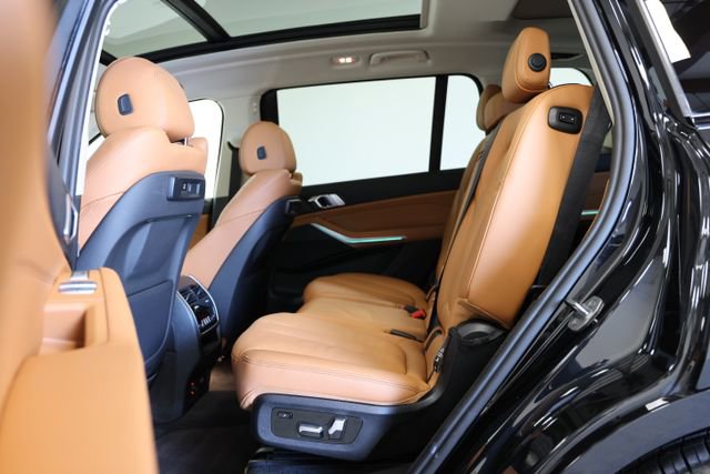 Used 2022 BMW X7 xDrive40i w/ Premium Package image 21