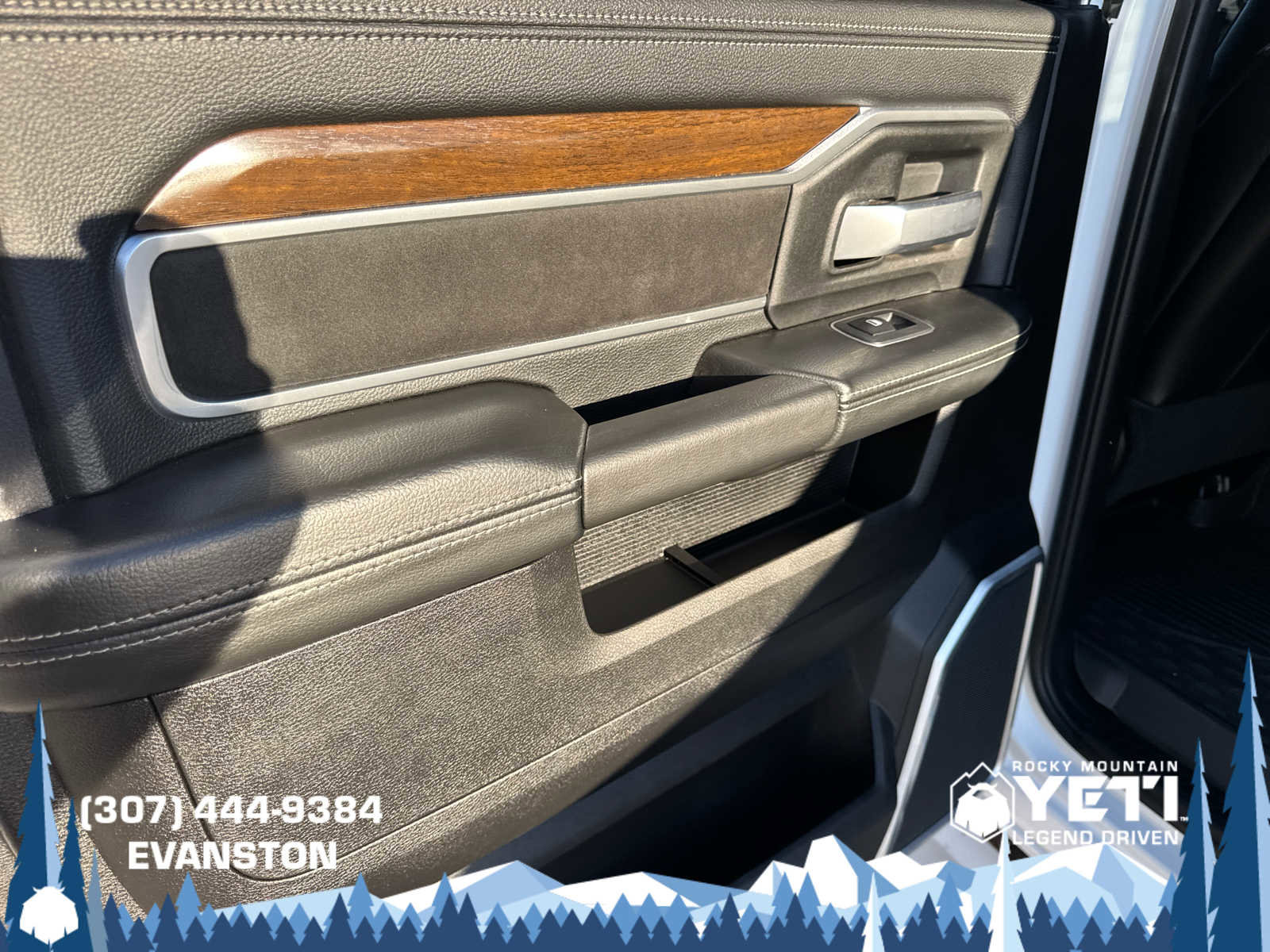 Used 2024 RAM 3500 Laramie image 25