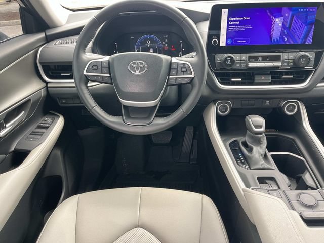Used 2024 Toyota Grand Highlander AWD image 13