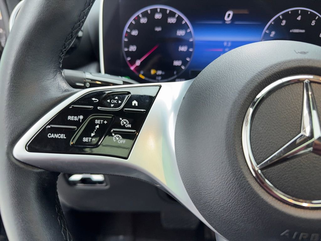 Used 2024 Mercedes-Benz GLC 300 4MATIC image 26