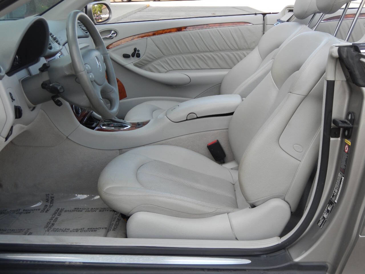 Used 2005 Mercedes-Benz CLK 320 Cabriolet image 27