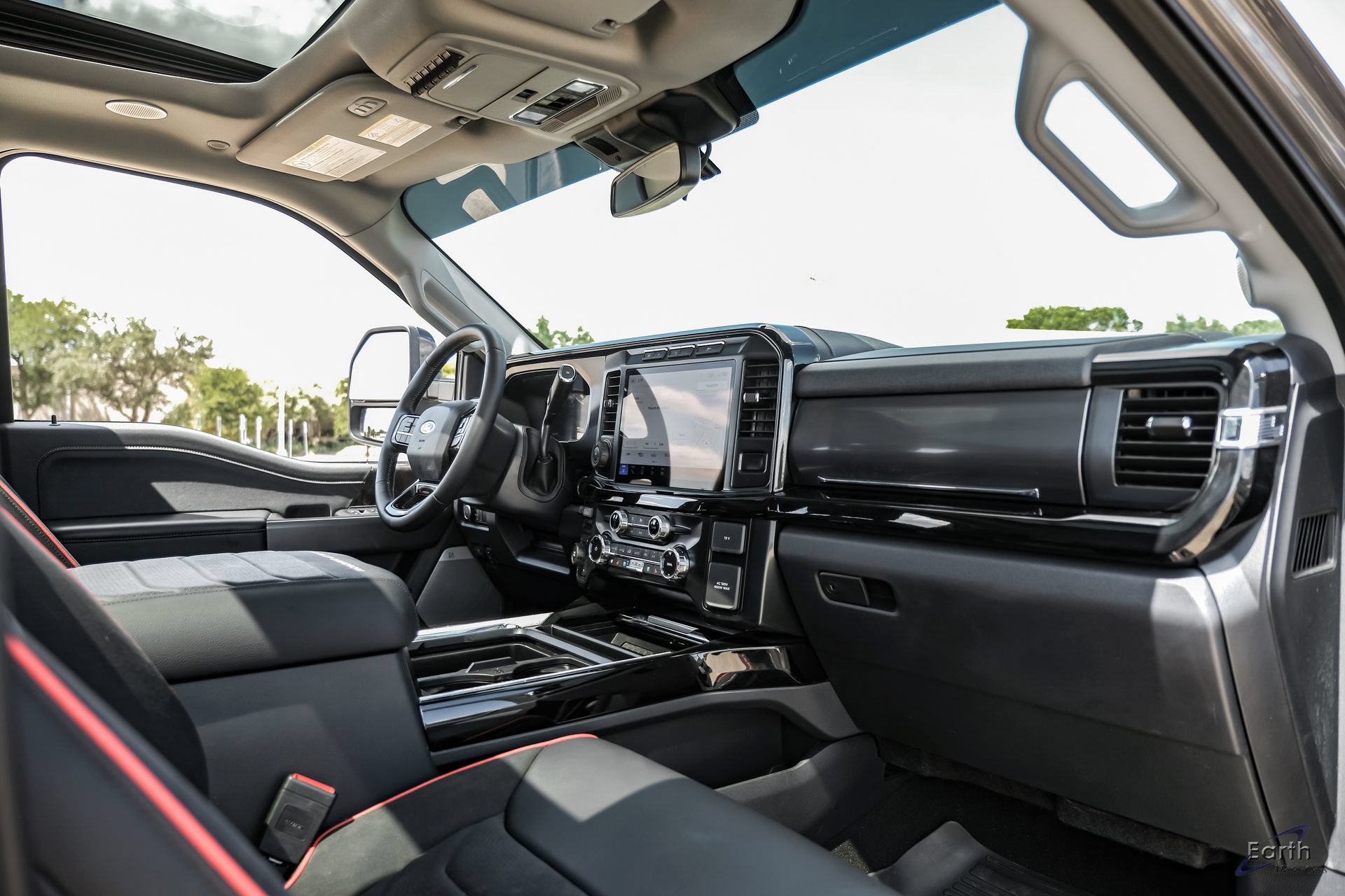 Used 2024 Ford F250 Lariat w/ Lariat Ultimate Package AWD/4WD image 52