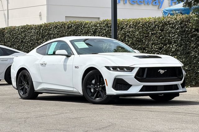 Used 2024 Ford Mustang GT RWD image 2