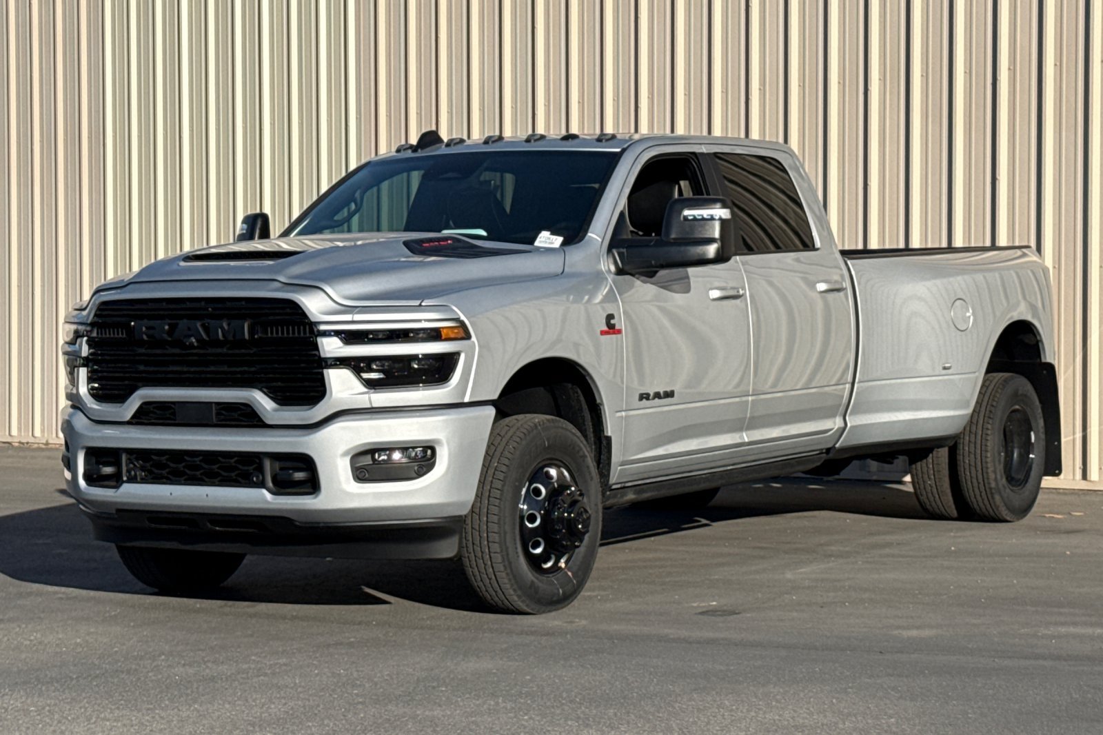 New 2026 RAM 3500 Laramie AWD/4WD image 10