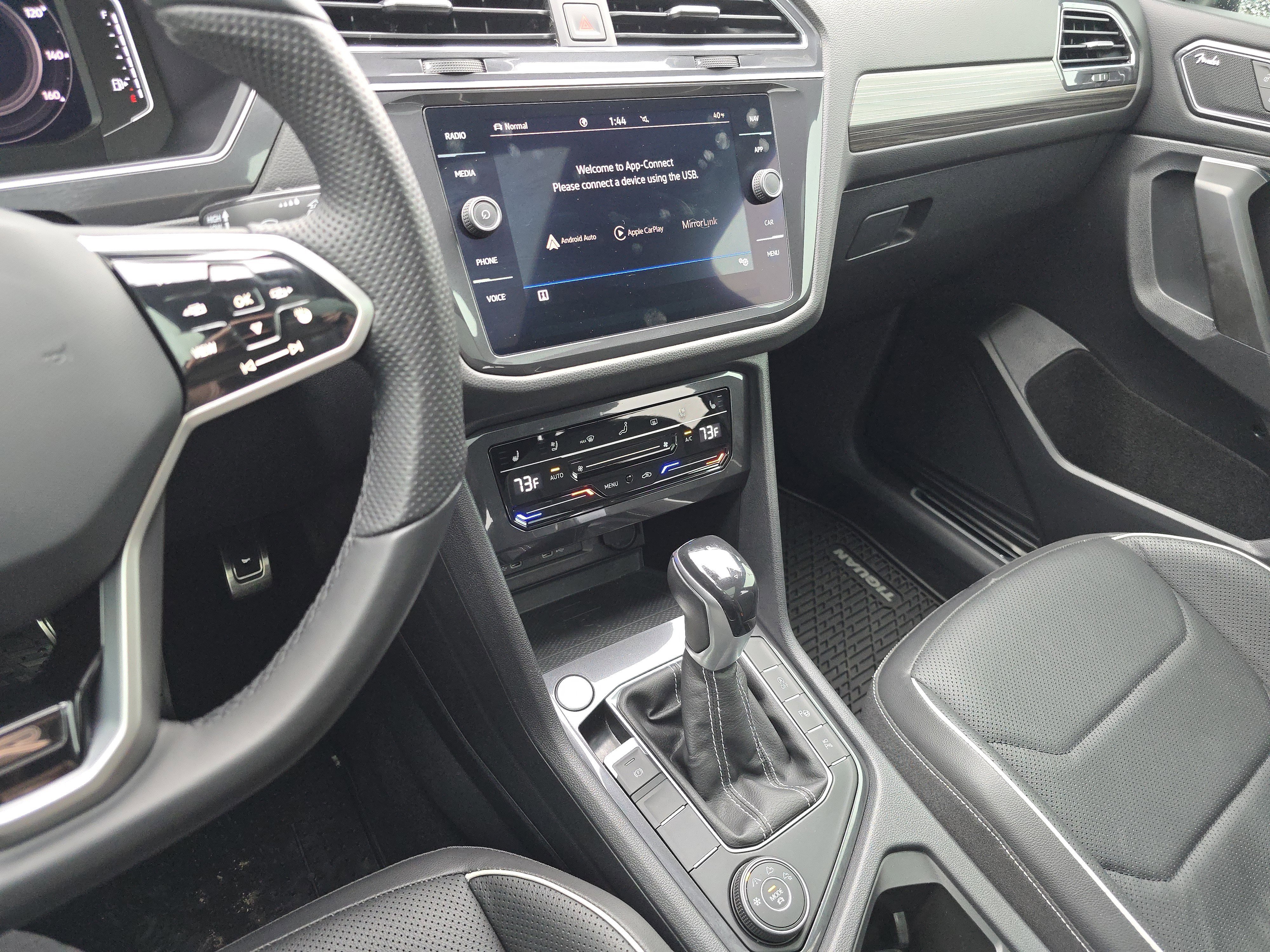 Certified 2022 Volkswagen Tiguan SEL R-Line image 25