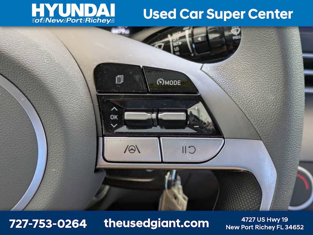 Used 2023 Hyundai Elantra SE image 25