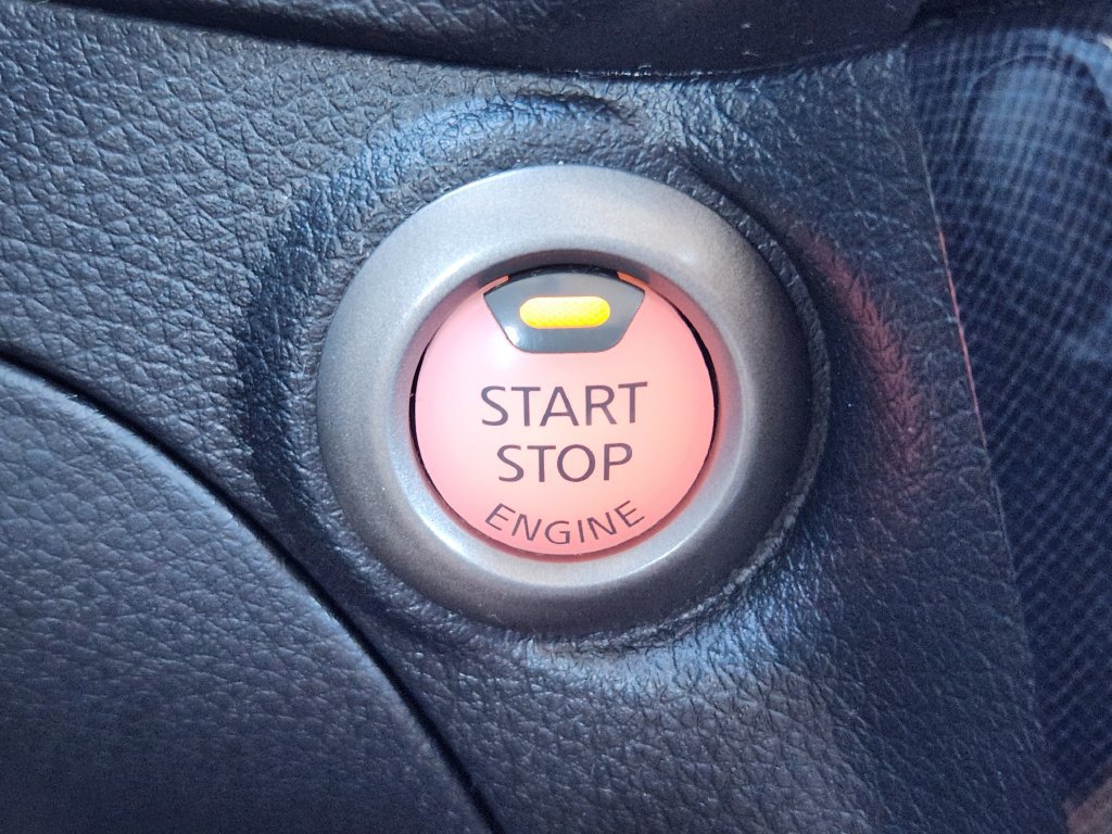 Certified 2017 Nissan Sentra SR FWD image 18