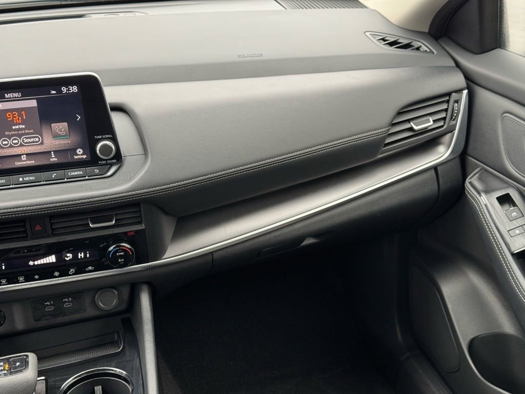 Used 2025 Nissan Rogue SV image 22