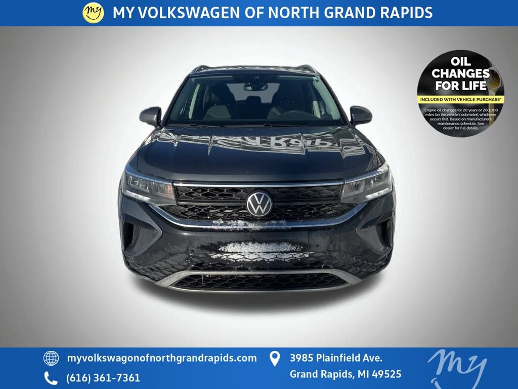 Certified 2023 Volkswagen Taos SE image 8