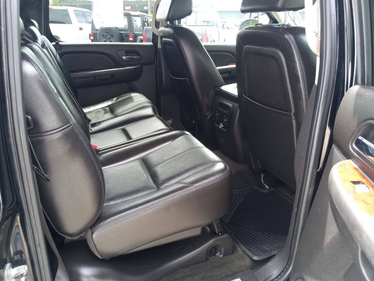 Used 2007 Chevrolet Avalanche LT w/ LT Preferred Equipment Group AWD/4WD image 14